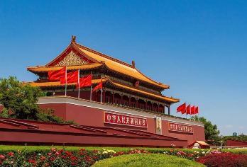 天安门广场半日活动【升降旗+深度讲解+赠送小红旗+可选上门接】【观看庄严的升/降旗仪式】