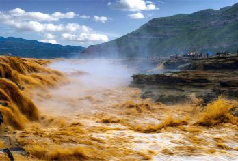 延安陕西黄河壶口瀑布一日游【此产品为拼车游 按照人数计算 下单前核实清楚下单后客服与您对接联系 可提供半价优惠的 演出门票服务】