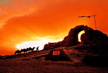 沙湖生态旅游区+镇北堡西部影城一日游【漫游宁夏私家团】【银川市三区指定酒店上门接送，返程可送至银川小吃街/夜市散团】