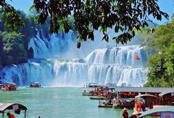 德天瀑布+峒那屿湾一日游：南宁市区接送+私家团+成人赠接驳车【[私家小团]独立行程，无需等待其他人，时间景点可按需灵活调整，出发时间由您做主】