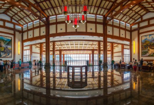 清远宝晶宫天鹅湖度假酒店茶语温泉一日游【公司团建出游计划】【[团队出游]您是否需要策划一场完美的公司旅行，快点击客服咨询吧】