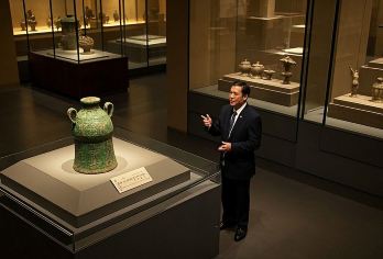 中国国家博物馆【 大咖讲师·国博讲解VIP私家团·含门票】【[国博讲解·多展馆]古代/瓷器/钱币/服饰随机讲解1-3个展馆,3小时深度，探寻历经多个时期的国宝】