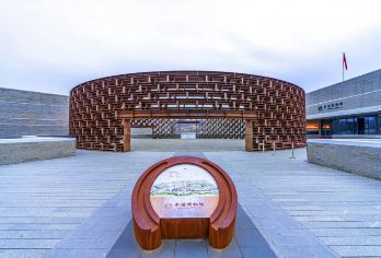 【金牌说】承德博物馆讲解 2.5小时 大咖讲师 私家团精品团【[金牌导游讲师团]他们博古通今，幽默睿智，善于挖掘文物背后的故事，用有趣的方式还原历史真相；】