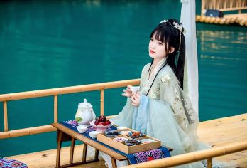 【品牌自营】恩施屏山峡谷一日游【可选+宣恩夜景】含门票+船票【[匠心独具]恩施火车站/市区内酒店主干道免费上门接送，含景区内船票50元/人，感受真正的纯净一日游！】