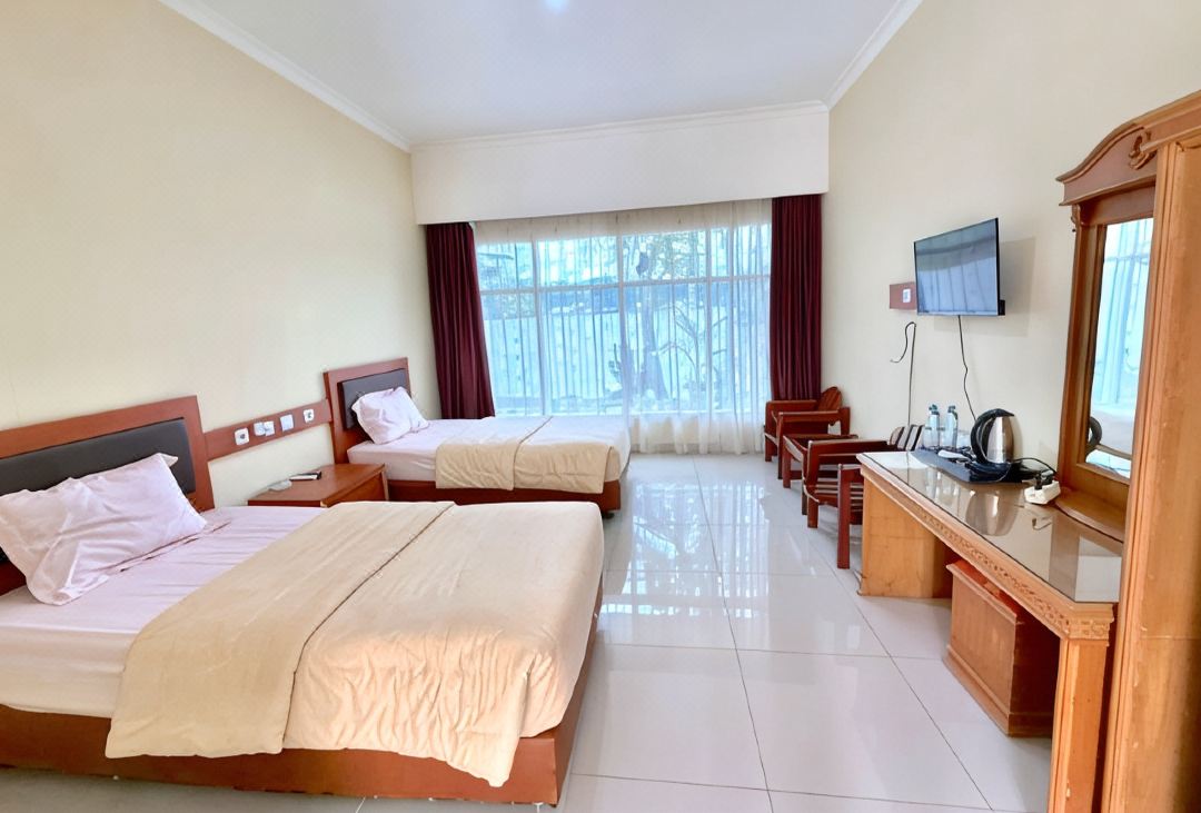 Caredek Hotel