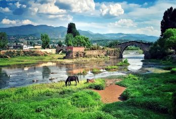 云南剑川沙溪古镇一日游【独立包车/上门接送/有故事的沙溪】【走古道、登山俯沙溪、茶马古道、古朴村落、各种新鲜体验；】