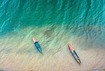 昆明石林风景区+抚仙湖一日游【东岸环湖丨臻享私家团丨赠游船】【[乐享好礼]出团满5人即享赠脚蹬小游船畅游仙湖】