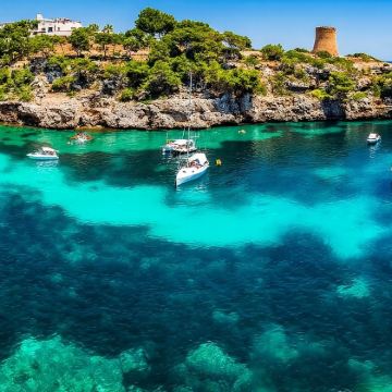 德拉赫洞穴定制包车-4小时服务