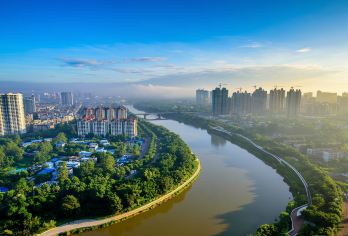 三娘湾+刘永福故居+钦江+老街区+广州会馆一日游（私家团）【老城墙遗址、海洋精灵、滨海风光、民族英雄、百年老街、市井生活、城市烟火气】