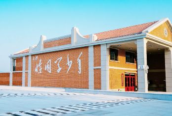 湖南博物馆+橘子洲+岳麓书院+爱晚亭+恰同学少年广场一日游【[放心·多年老店，服务人次2W+,20人精致团，跟团不拥挤，坚持纯玩、无购物市内潮流新玩法]】