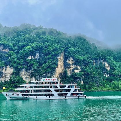 交运两坝一峡游船半日游【过葛洲坝船闸+游西陵峡】
