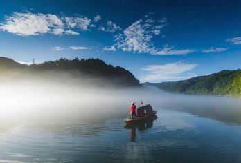 东江湖、高椅岭一日游【[美食郴州]品郴州全鱼宴；尝一尝郴州东江小鱼仔，郴州临武鸭登特色美食；】