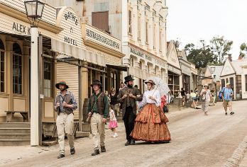 澳大利亚墨尔本疏芬山一日游【金矿主题乐园/中文团/网红打卡】【生动复古的金矿小镇，多种淘金情景表演】