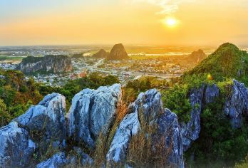 【岘港出发英文拼团】灵应寺、五行山和会安古镇一日游【探索大理石山和会安古镇，了解越南丰富的宗教历史】
