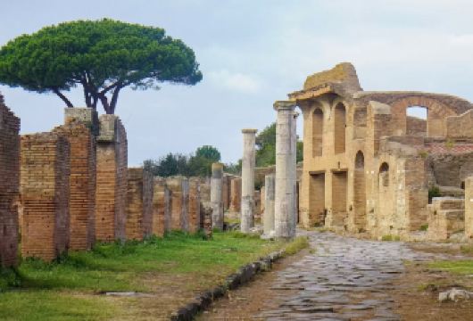 包车直达奥斯提亚，一次看遍剧场、浴场、广场、宅邸与快餐店遗址【无需为交通烦恼，舒适专车全程接送，行程灵活自由，随心掌控游览节奏，沉浸式感受意大利风情。】