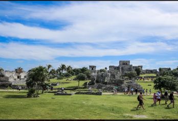 墨西哥图伦遗迹+卡门海滩-体验墨西哥风情|精选景点-行程可调【卡门，一个美丽而颇具欧洲风情的小镇，樶为著名的就是和其同名的海滩。还可前往附近“第五大道”步行街游览】