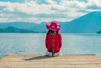 丽江泸沽湖包车一日游【一单一团-私享定制-360度环湖】【当地实力车队5-17座多款车型优选、全程独立用车无缝接送，本土车源一手操作、旅程无后顾之忧；】