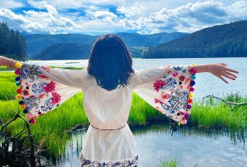 普达措国家公园+噶丹松赞林寺+纳帕海（依拉草原）一日包车游【本土实力车队多种车型供选，不同人数不同需求可自由选择，一手包车资源无忧售后出行；】