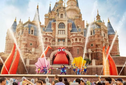 33VIP票8/14项快通+快速入园免绕湖+导游+花车+烟花【①可选：[33VIP]8项或14个项目快速通道玩好后继续带玩5个普通项目+4场演出，也可以自由行】