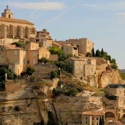 法国阿维尼翁泉水城+石头城+红土城-加尔桥【中文包车自由行】