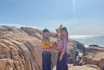 泉州惠女风情一日游【大岞小岞+风车岛+林场+崇武+西沙湾】【[海边风景]我们在沿海为你找寻漂亮的海边风光：大岞，小岞风车岛，西沙湾沙滩；这里也是东海南海的分界线】