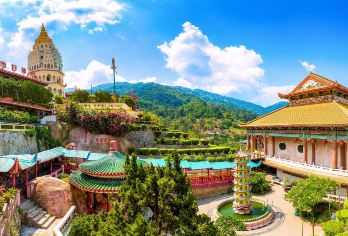 槟城92打铜仔+龙山堂邱公祠+升旗山-槟城一日游-槟城出发【槟城作为世界文化遗产，每一条街道、每一座老屋、每一幅墙画，都承载着百年时光的沉淀】