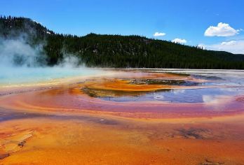 美国黄石国家公园大棱镜温泉一日游/行程可调-可定制多日游【精选热门景点，高效游玩不走回头路，深度了解文化内涵，贴心服务保障，轻松享受旅程，性价比超高的旅行。】