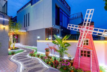 从化荷兰小院6房10床温泉泳池别墅+KTV+麻将+烧烤+泡池【别墅内带泳池+温泉入户+KTV+麻将+烧烤+儿童乐园，配套齐全，足不出户即可畅享温泉，别墅设施。】