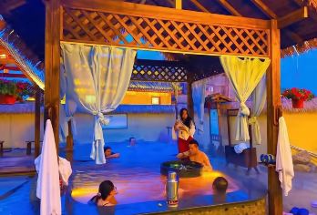 中国辽宁盘锦北旅田园·黑风关古镇一日游【醉美夜景/田园风光】【北旅田园风景以夜景的灯光秀、各类表演秀打造梦幻般的美景】