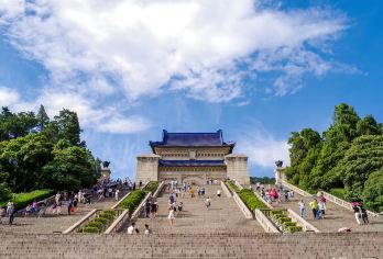 南京牛首山+中山陵+美龄宫+梧桐大道一日活动【全程旅游大巴】