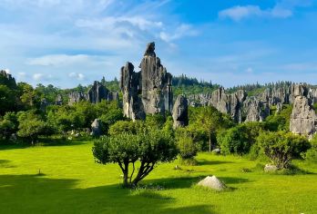 石林+九乡新路线包车一日游：三环内接送+一单一团+纯玩无购物【[实力保障]昆明一日游集团品质严选线路，拥有自己的车队、导游、司机，全程品质把控，专业一手资源】