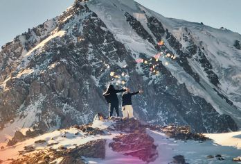 巴尔斯雪山深度探访【深入祁连+门票优惠/6人小团/上门接送】【[不错的小车团]小车团至多6人，不拼入本地大巴团，人少团小，市区上门接送，告别集合等待】