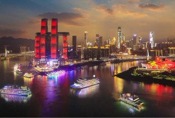 重庆夜景游船重庆两江游船+免费上甲板+表演【电子票无需取票】【[经典游船45分钟]19:00-21:00滚动发 朝天|交运系列洪崖洞码头登船航行45分钟】