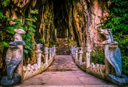 越南岘港 - 五行山至会安古城日落之旅【大理石山的洞穴 Non Nuoc石雕艺术村 会安古镇（日本廊桥、冯兴古宅、广肇会馆）】