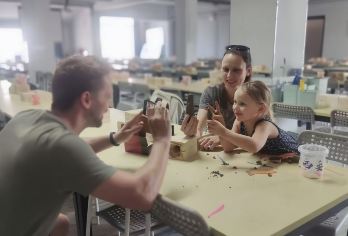 【亲子甄选】兵马俑精致小团/家庭出游/一单一团/送DIY体验【亲子出游 带娃不慌张 一站式服务 帮您搞定旅途攻略 赠送兵马俑DIY体验 /蓝牙耳麦使用】