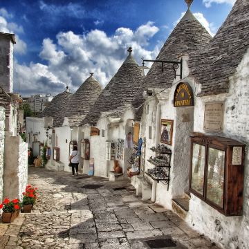 意大利巴里出发阿尔贝罗贝洛+马泰拉一日游(蘑菇村+萨西洞窟)