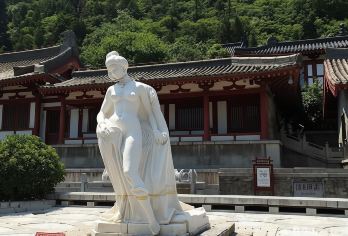 秦始皇帝陵博物院(兵马俑)+华清宫一日游 12人商务团【赠送使用兵马俑、华清宫双景区[无线耳麦]】