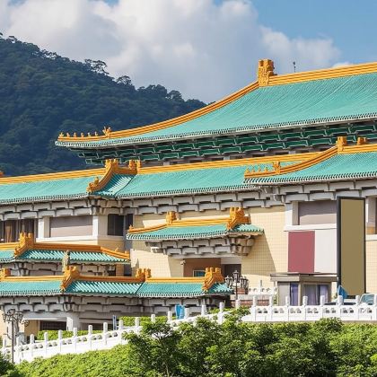 台北故宫博物院导览＋外雙溪钓虾趣【台北｜中/英/日語导览】