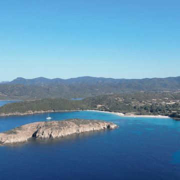 卡利亚里出发的基亚和图埃雷达海滩之旅