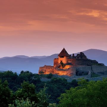 布达佩斯往返 多瑙河湾三小镇一日游 埃斯泰尔戈姆＋多瑙河转角