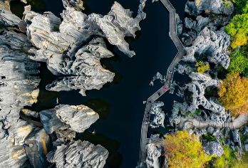 云南昆明：石林+滇池【定制日游 | 中英俄法西日韩语导游】#【行程景点可定制，中文/英文/俄语/法语/德语/意大利语/西班牙语/日语/韩语 等多语种导游可选】