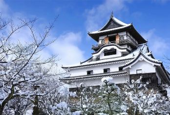 名古屋马笼宿+妻笼宿+犬山城+恵那峡展望台一日游可选9人小团【石板巷古道驿站+日本古老国宝城+天然断崖展望台（含犬山城门票费用）。】