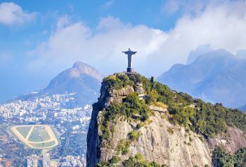 巴西里约热内卢基督像+科帕卡巴纳海滩【中文专车-舒适纯净】【中文专车出行，景点灵活调整，打卡经典，游玩自己定义，无需等待，专属贴心服务，尽享惬意旅程】