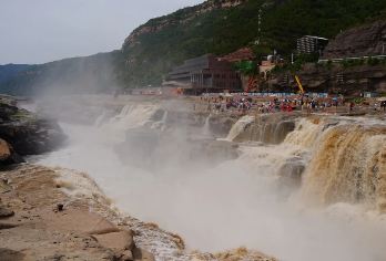 陕西黄河壶口瀑布+黄帝陵一日游【赠送中餐/无需自费/专车接早【[优选交通]超大车身仅32席沙发座椅(2+1座位布局·每座USB充电·浪漫星空顶)跨越千里车很重要.】