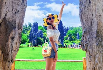 石林风景区一日游丨纯玩优选如带进购物店退一赔十丨免费上门接【[纯玩优选]我们承诺不进购物店，如进店退一赔十，含门票+导游+午餐+往返车位费+旅行社责任险】