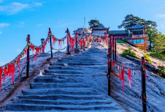 陕西华山一日游【赠早午餐+登山礼包+可选头等舱+可选小团】【[品质保证]纯玩团，不进购物店！可选陆地头等舱（一排三座），可选16人商务精致小团。】