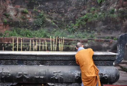 乐山大佛+千佛岩一日游（含船游）含午餐/可升级豪华保姆车【乐山大佛+千佛岩一日游（含船游）（含午餐）三环以内上门接】