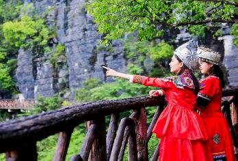 恩施地心谷一日游【含必消景交+走访茶盐古道+打卡地心湖】【[品质精选]臻选精品团，纯玩无购物，给您充裕的时间打卡游玩！】