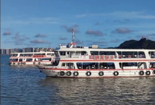 广东汕头广场轮渡+英歌舞表演纯玩一日游|独立成团上门接送包车【[多地接送]潮州/汕头市区范围内均可接送，可异地上下车，游更省心！】