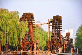 兰州景韵之旅一日游（风起大汉+船票+市区交通+保险）【兰哈顿很好地结合了时尚与文化的元素。不仅有美丽的自然风景还有各种适合拍摄的独特建筑和公共艺术装置】